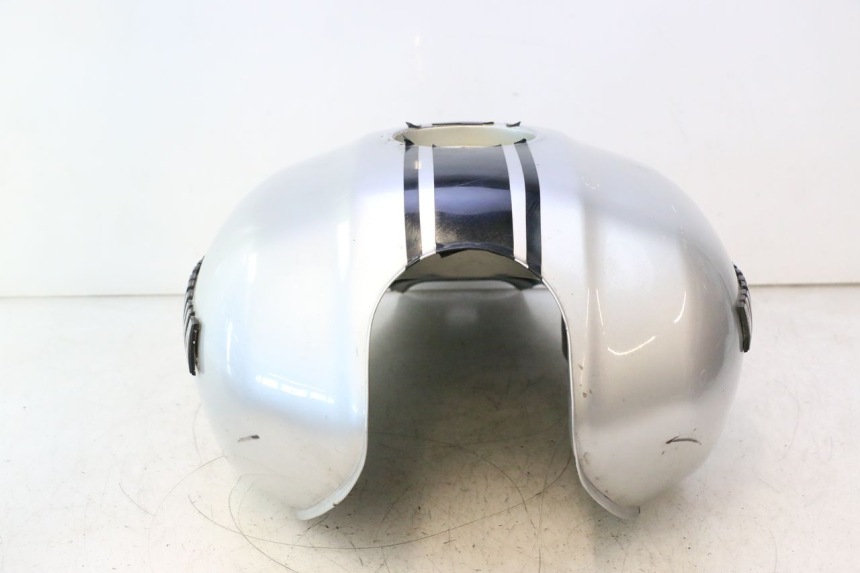 photo de DEPOSITO FUEL YAMAHA XJR 1300 (1998 - 2002) - Detalles de los puntos de fijación