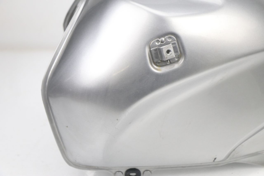 photo de DEPOSITO FUEL HONDA XLV VARADERO 125 (2000 - 2006) - Características distintivas