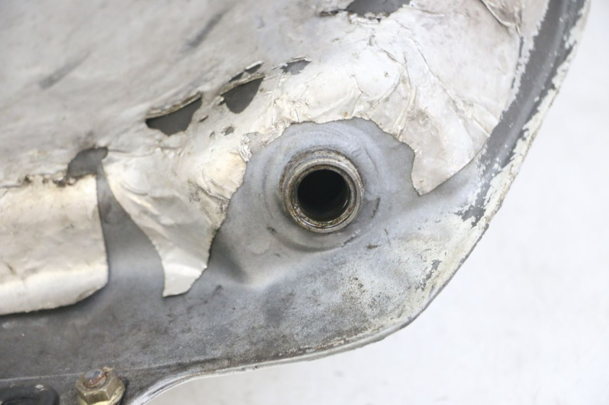photo de DEPOSITO FUEL HONDA XLV VARADERO 125 (2000 - 2006) - Estado de la superficie y material