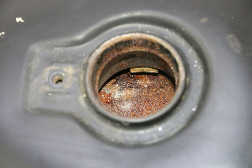 photo de DEPOSITO FUEL YAMAHA XV VIRAGO 535 (1988 - 2004) - Enfoque en la estructura