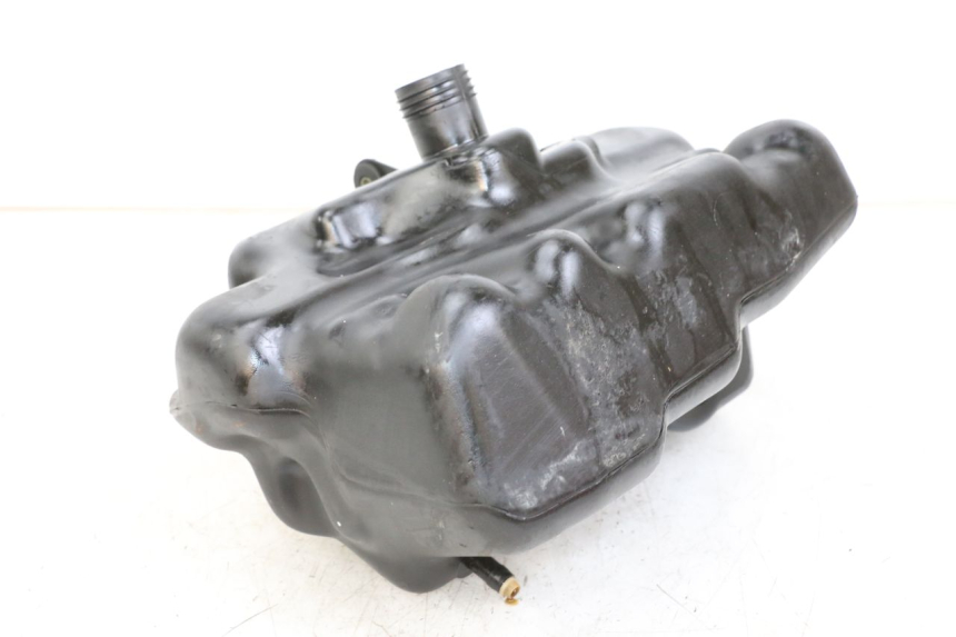 photo de DEPOSITO FUEL YAMAHA BW'S NG NEXT GENERATION 50 (1996 - 2003) - Primer plano técnico