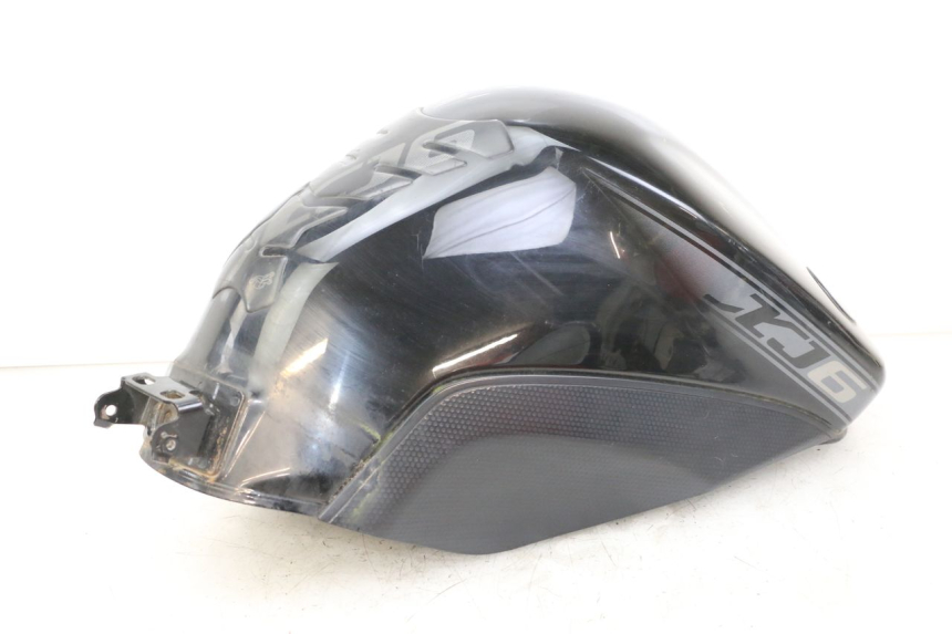 photo de DEPOSITO FUEL YAMAHA XJ6 ABS 600 (2008 - 2016) - Primer plano de alta resolución