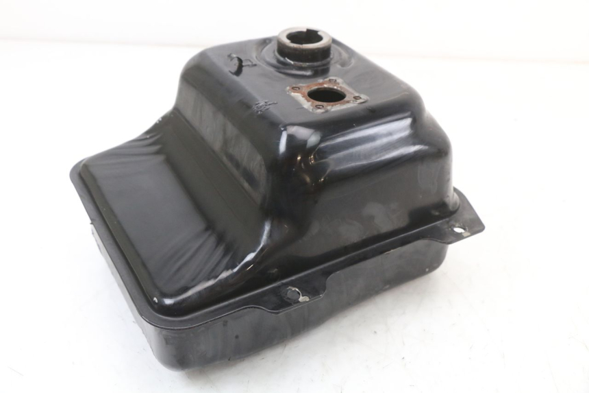 photo de DEPOSITO FUEL YAMAHA YE ZEST 50 (1992 - 1998) - Otra perspectiva