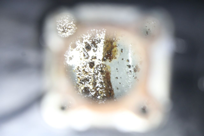 photo de DEPOSITO FUEL YAMAHA YE ZEST 50 (1992 - 1998) - Detalles de los puntos de fijación