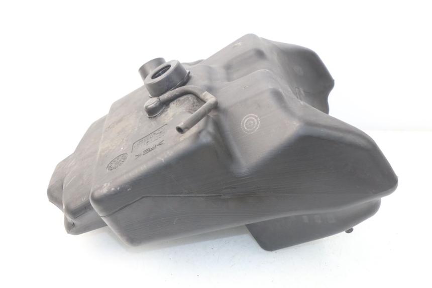 photo de DEPOSITO FUEL YAMAHA YP MAJESTY 125 (1998 - 2001) - Otra perspectiva