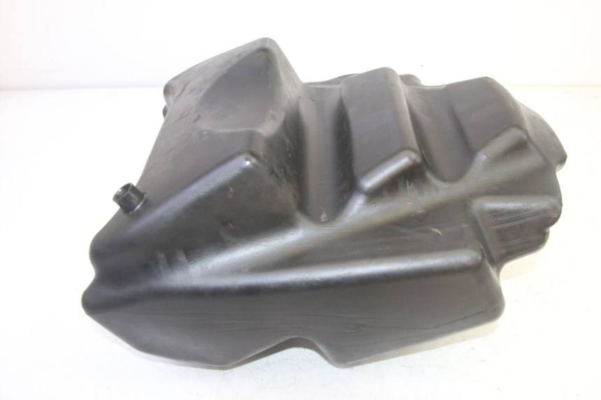 photo de DEPOSITO FUEL YAMAHA YP MAJESTY 125 (2002 - 2006) - Primer plano técnico