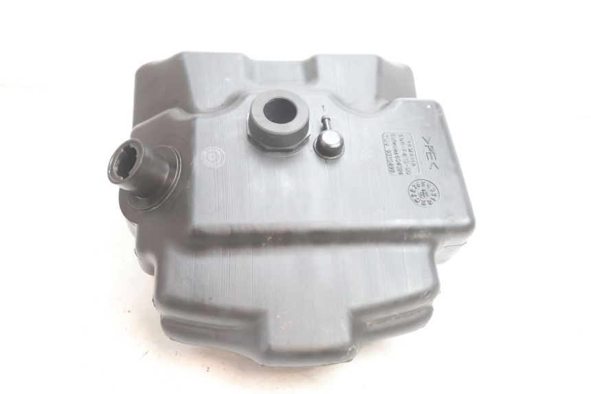 photo de DEPOSITO FUEL YAMAHA YP MAJESTY 125 (2002 - 2006) - Detalle de la pieza