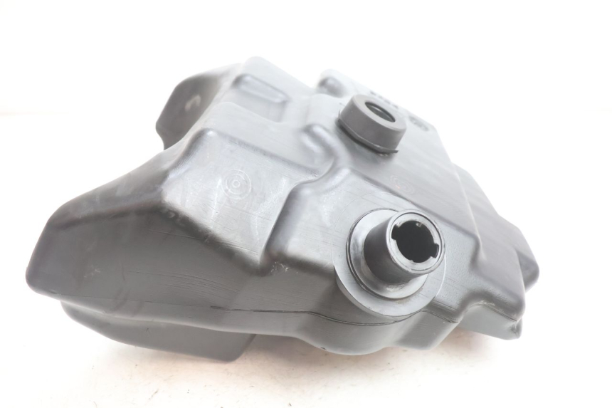 photo de DEPOSITO FUEL YAMAHA YP MAJESTY 125 (2002 - 2006) - Estado de la superficie y material