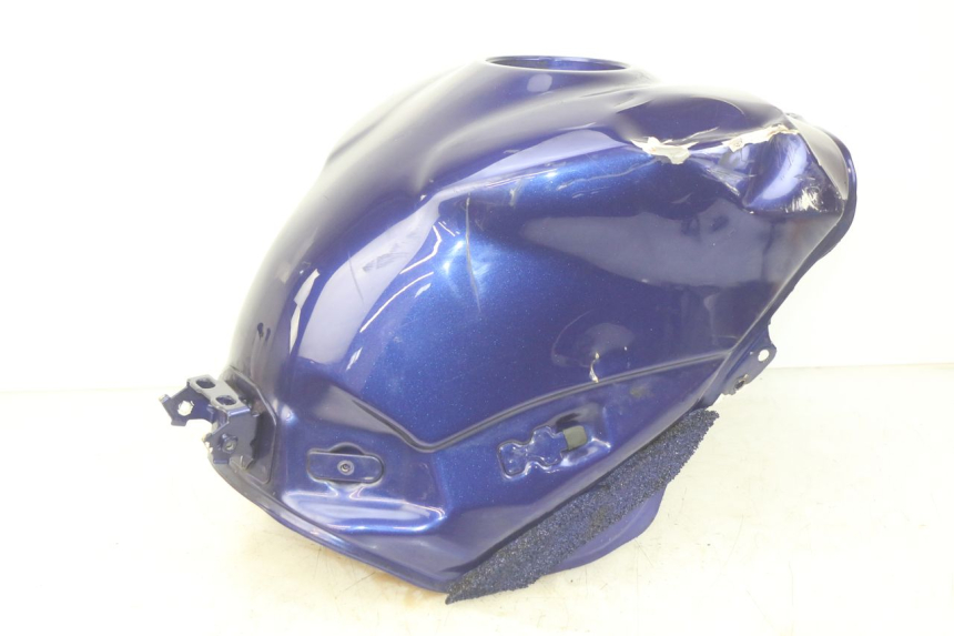 photo de DEPÓSITO DE COMBUSTIBLE YAMAHA YZF R1 1000 (2007 - 2008) - Características distintivas
