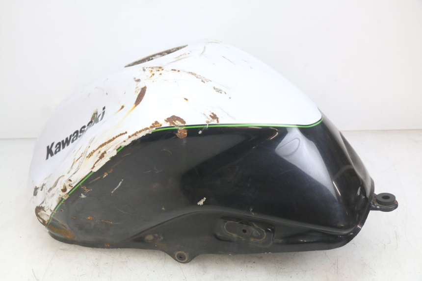 photo de DEPóSITO DE GASOLINA KAWASAKI Z 750 (2007 - 2013) - Primer plano de alta resolución