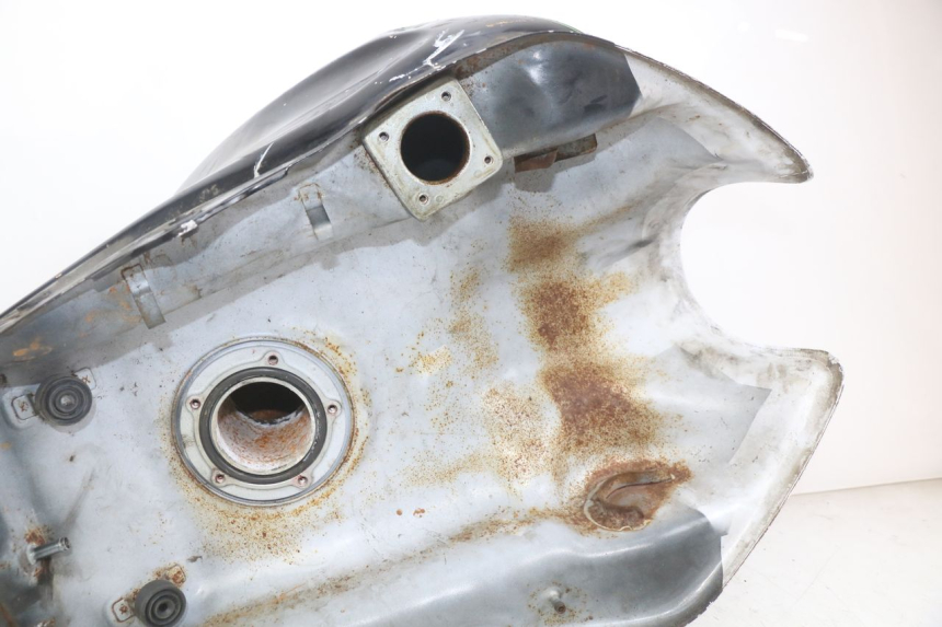 photo de DEPóSITO DE GASOLINA KAWASAKI Z 750 (2007 - 2013) - Primer plano técnico