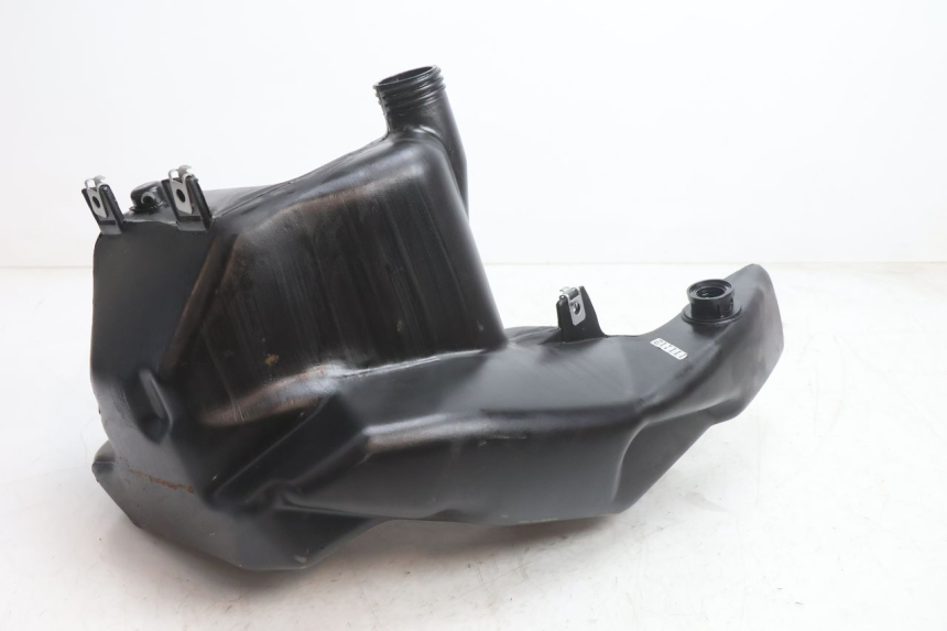 photo de DEPÓSITO DE COMBUSTIBLE PIAGGIO ZIP 2T 50 (2009 - 2019) - Zoom estado de uso
