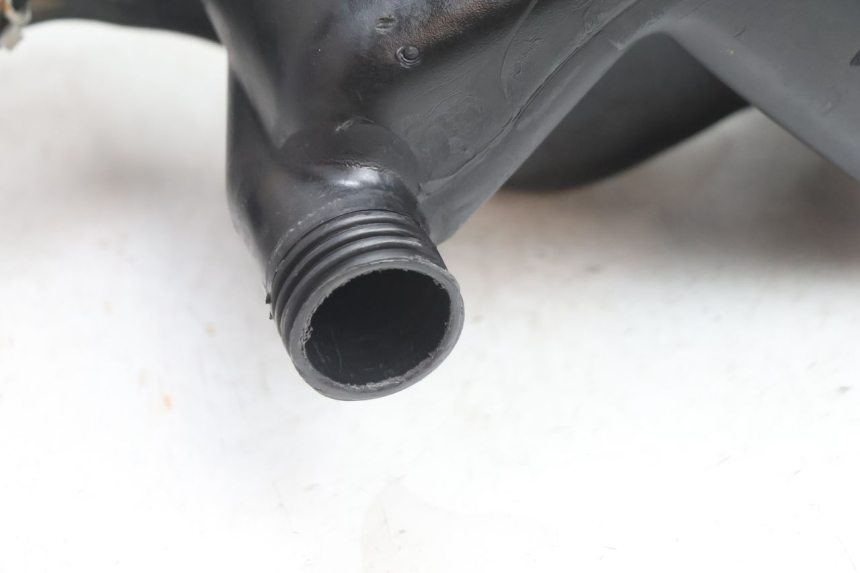 photo de DEPÓSITO DE COMBUSTIBLE PIAGGIO ZIP 2T 50 (2009 - 2019) - Primer plano técnico