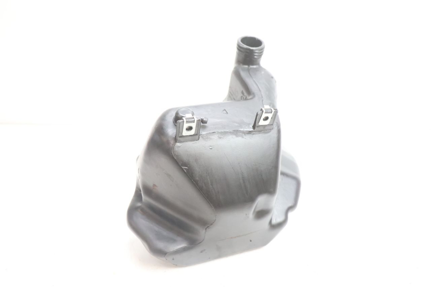 photo de DEPÓSITO DE COMBUSTIBLE PIAGGIO ZIP 2T 50 (2009 - 2019) - Estado de la superficie y material