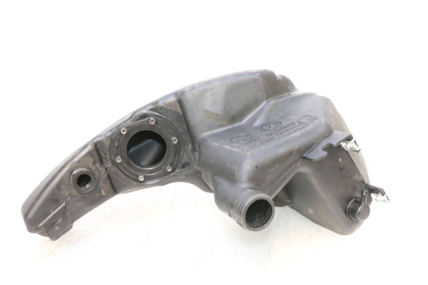 photo de DEPóSITO DE COMBUSTIBLE PIAGGIO ZIP 4T 50 (2018 - 2020) - Primer plano técnico