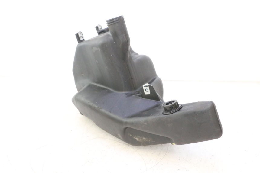 photo de DEPOSITO FUEL PIAGGIO ZIP 4T 50 (2006 - 2017) - Detalles de los puntos de fijación