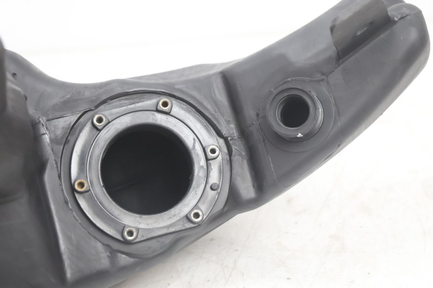 photo de DEPOSITO FUEL PIAGGIO ZIP IGET 4T 50 (2021 - 2023) - Otra perspectiva