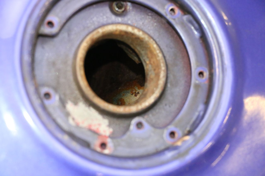 photo de DEPóSITO DE COMBUSTIBLE KAWASAKI ZX-6R ZX6R 600 (1995 - 1997) - Características distintivas