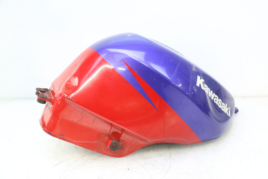 photo de DEPóSITO DE COMBUSTIBLE KAWASAKI ZX-6R ZX6R 600 (1995 - 1997) - Primer plano de alta resolución