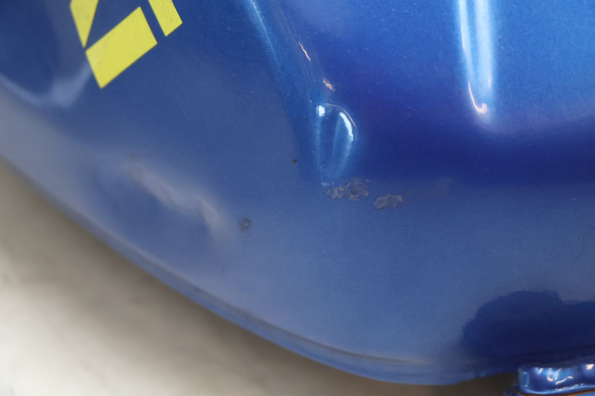 photo de DEPóSITO DE COMBUSTIBLE KAWASAKI ZX-6R ZX6R 600 (1995 - 1997) - Primer plano técnico