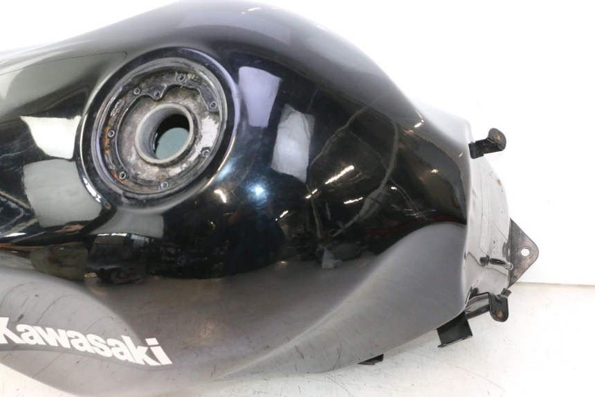 photo de DEPóSITO DE GASOLINA KAWASAKI ZZR 600 (1995 - 2004) - Características distintivas