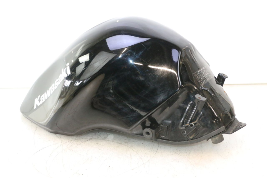 photo de DEPóSITO DE GASOLINA KAWASAKI ZZR 600 (1995 - 2004) - Primer plano técnico