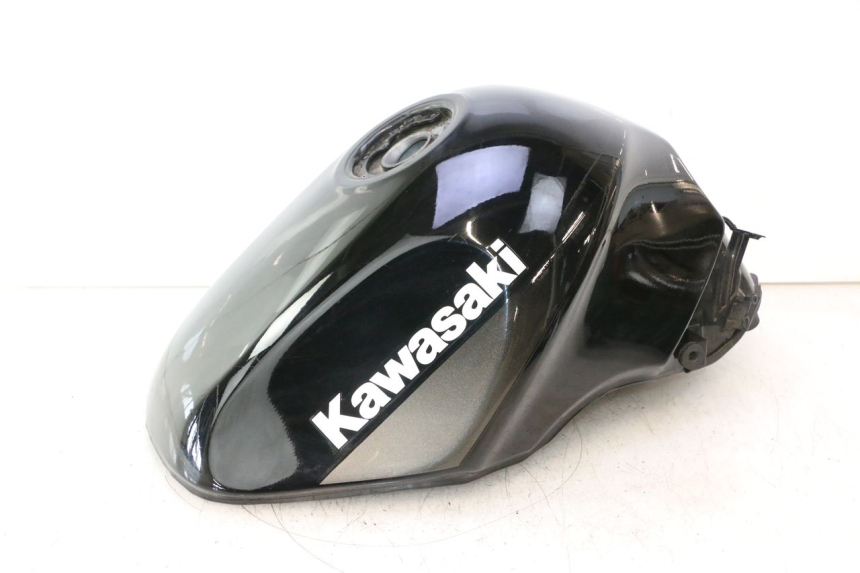 photo de DEPóSITO DE GASOLINA KAWASAKI ZZR 600 (1995 - 2004) - Detalles de los puntos de fijación