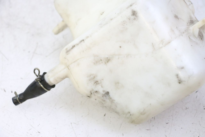 photo de DEPÓSITO DE ACEITE KYMCO AGILITY NAKED RENOUVO 2T 50 (2011 - 2018) - Primer plano técnico