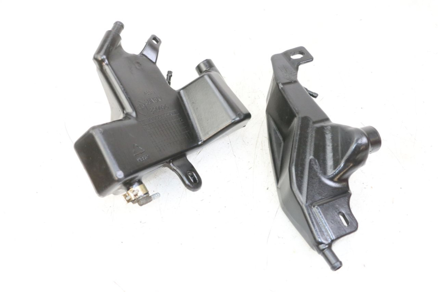 photo de DEPOSITO ACEITE APRILIA SR MOTARD 50 (2012 - 2018) - Otra perspectiva