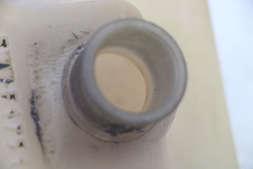 photo de DEPÓSITO DE ACEITE MBK BOOSTER SPIRIT 50 (2004 - 2017) - Otra perspectiva