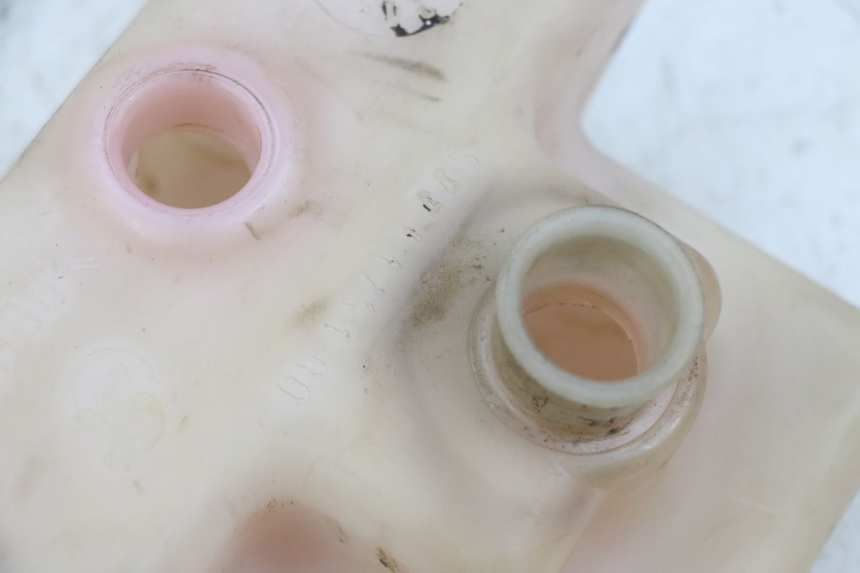 photo de DEPOSITO ACEITE MBK BOOSTER SPIRIT NAKED 50 (2004 - 2017) - Detalle de la pieza