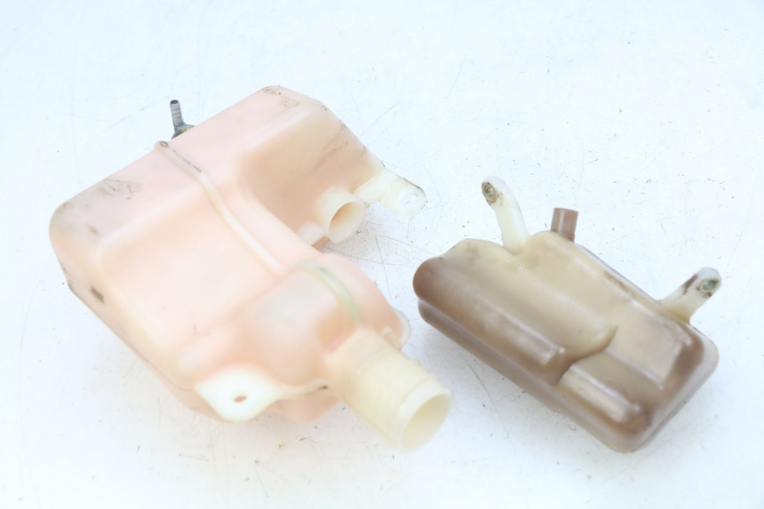 photo de DEPÓSITO DE ACEITE HONDA FES PANTHEON 2T 125 (1998 - 2002) - Detalle de la pieza