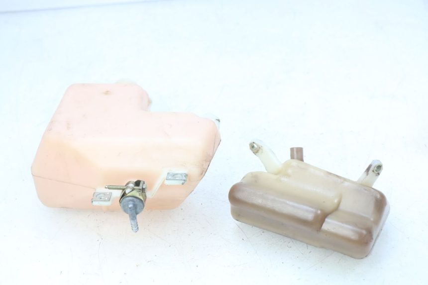 photo de DEPÓSITO DE ACEITE HONDA FES PANTHEON 2T 125 (1998 - 2002) - Zoom estado de uso