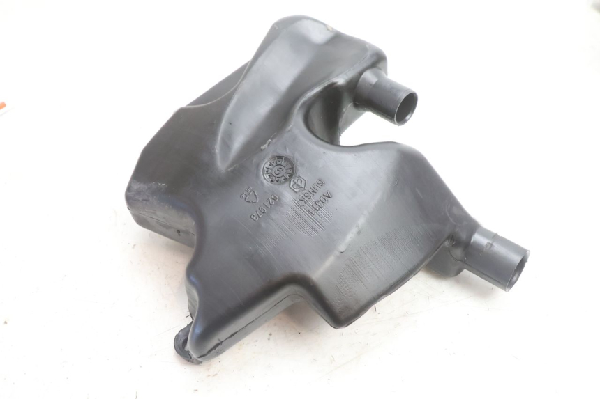 photo de DEPÓSITO DE ACEITE PIAGGIO FLY 2T 50 (2004 - 2017) - Detalle de la pieza