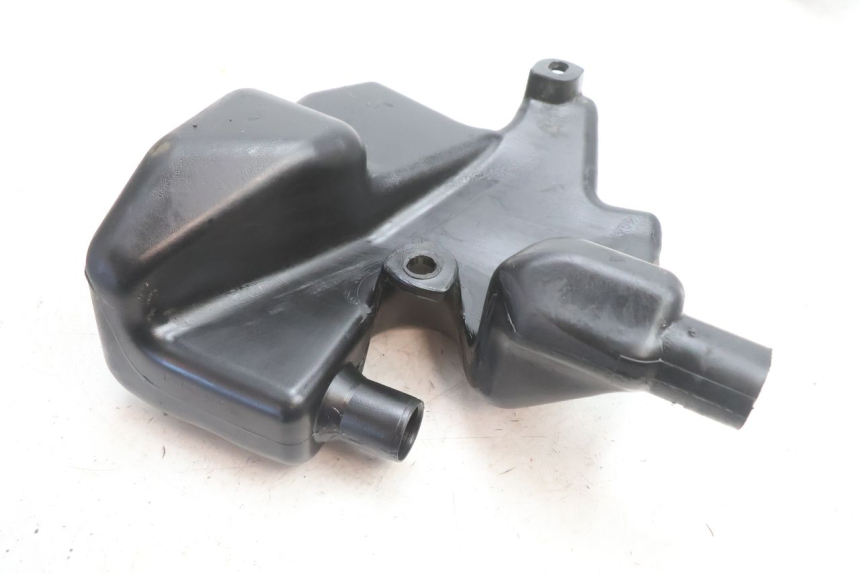 photo de DEPÓSITO DE ACEITE PIAGGIO FLY 2T 50 (2004 - 2017) - Primer plano técnico