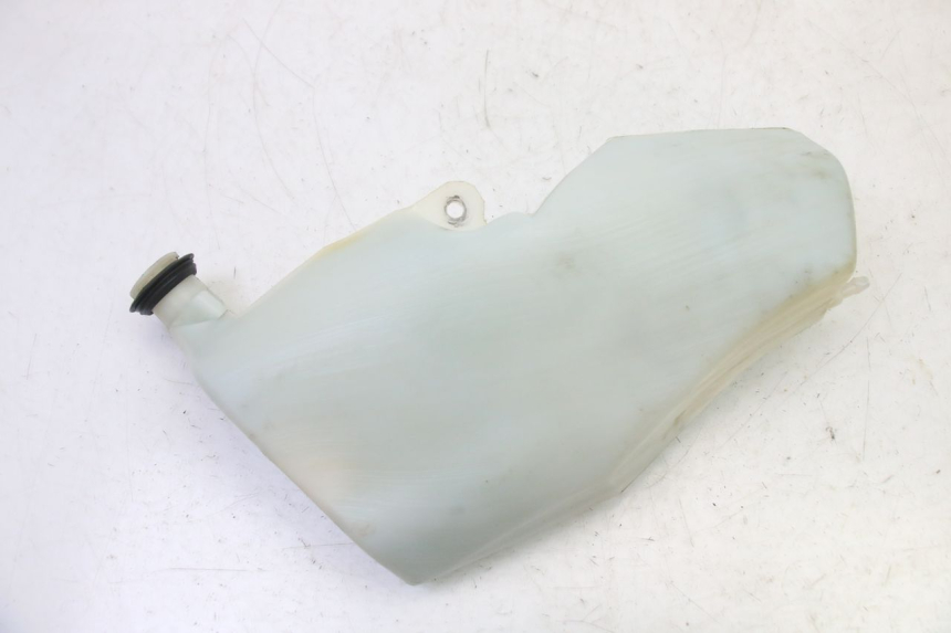 photo de DEPOSITO ACEITE YAMAHA JOG R 50 (2004 - 2014) - Primer plano técnico