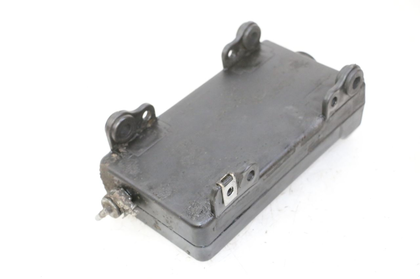 photo de DEPOSITO ACEITE RIEJU MRT 50 (2018 - 2021) - Primer plano técnico