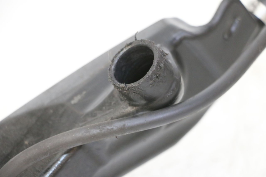 photo de DEPÓSITO DE ACEITE PIAGGIO NEW TYPHOON 50 (2010 - 2017) - Primer plano técnico