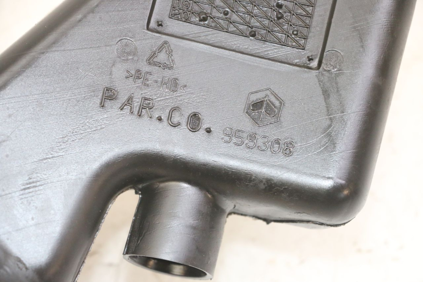 photo de DEPOSITO ACEITE PIAGGIO NRG POWER PUREJET 50 (2018 - 2021) - Zoom estado de uso