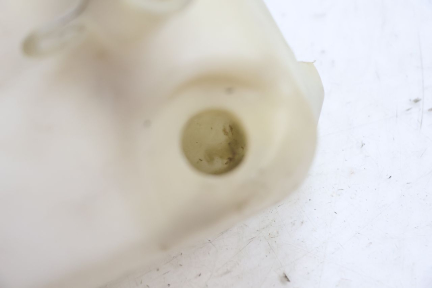 photo de DEPOSITO ACEITE RAZZO QTR 50 (2011 - 2018) - Primer plano técnico
