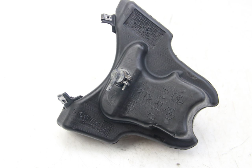 photo de DEPÓSITO DE ACEITE GILERA RUNNER SP 50 (2009 - 2017) - Primer plano técnico