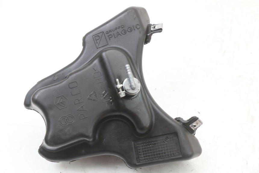 photo de DEPÓSITO DE ACEITE GILERA RUNNER SP 50 (2009 - 2017) - Primer plano técnico