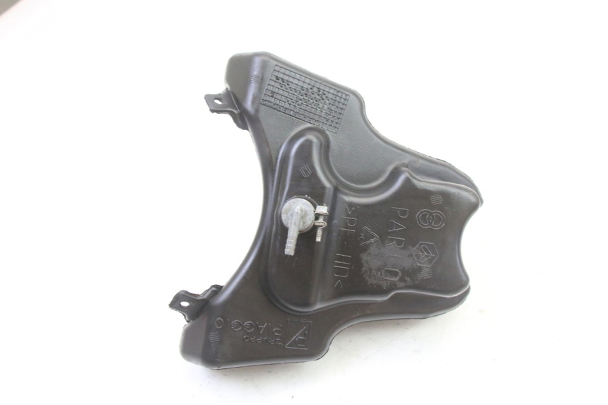 photo de DEPOSITO ACEITE GILERA RUNNER SP 50 (2006 - 2008) - Detalles de los puntos de fijación