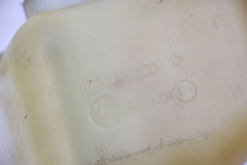 photo de DEPÓSITO DE ACEITE PEUGEOT SATELIS 125 (2006 - 2009) - Zoom estado de uso