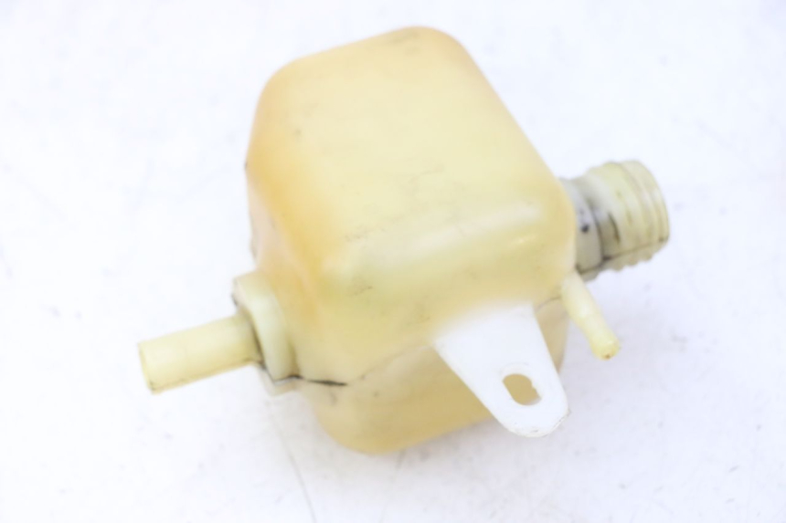 photo de DEPÓSITO DE ACEITE PEUGEOT SATELIS 125 (2006 - 2009) - Detalles de los puntos de fijación