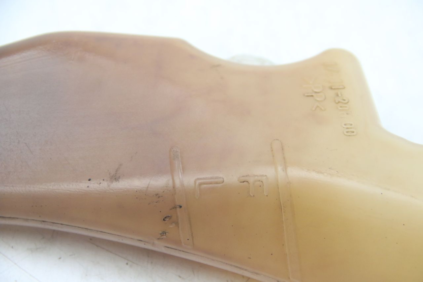 photo de DEPÓSITO DE ACEITE SUZUKI SIXTEEN 125 (2008 - 2010) - Otra perspectiva