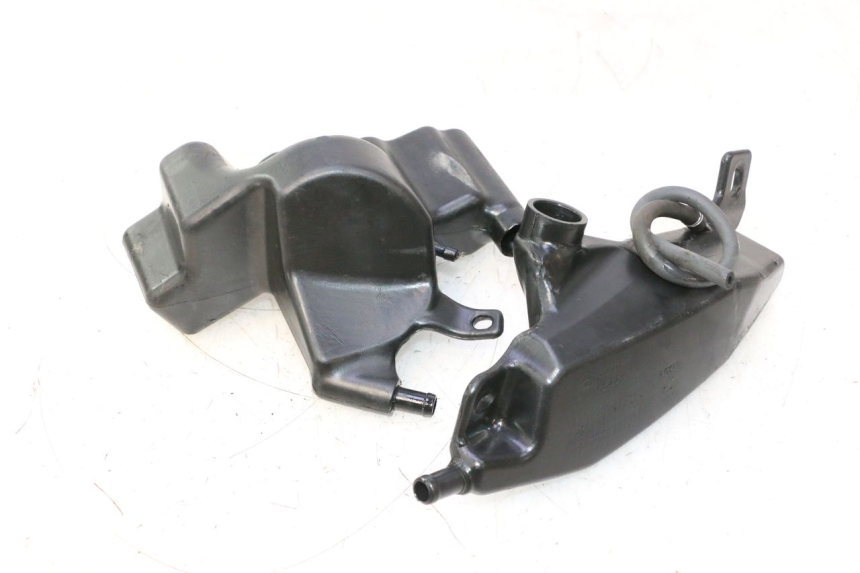 photo de DEPÓSITO DE ACEITE APRILIA SR 2T 50 (2012 - 2017) - Estado de la superficie y material