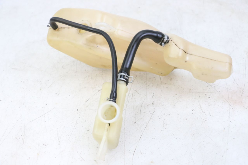 photo de DEPÓSITO DE ACEITE YAMAHA TDR DELTABOX 125 (1997 - 2003) - Primer plano técnico