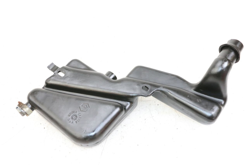 photo de DEPOSITO ACEITE PIAGGIO TYPHOON 50 (2000 - 2009) - Detalle de la pieza