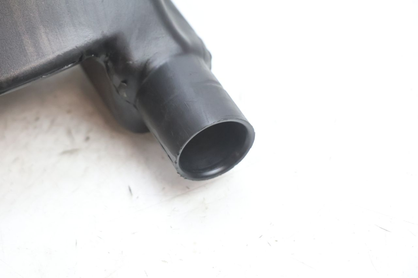 photo de DEPÓSITO DE ACEITE PIAGGIO ZIP 2T 50 (2009 - 2019) - Primer plano técnico